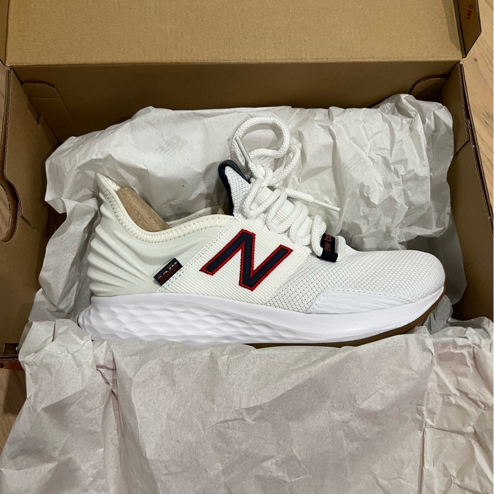 New with tags in box. New balance women’s sneaker. Size 7.